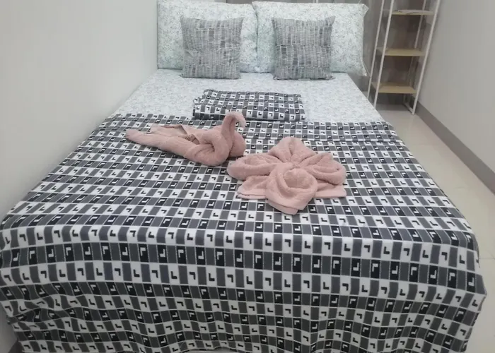 Apartment 2 Bedroom Just Accross Moa And Smx By Jam Ez Manila